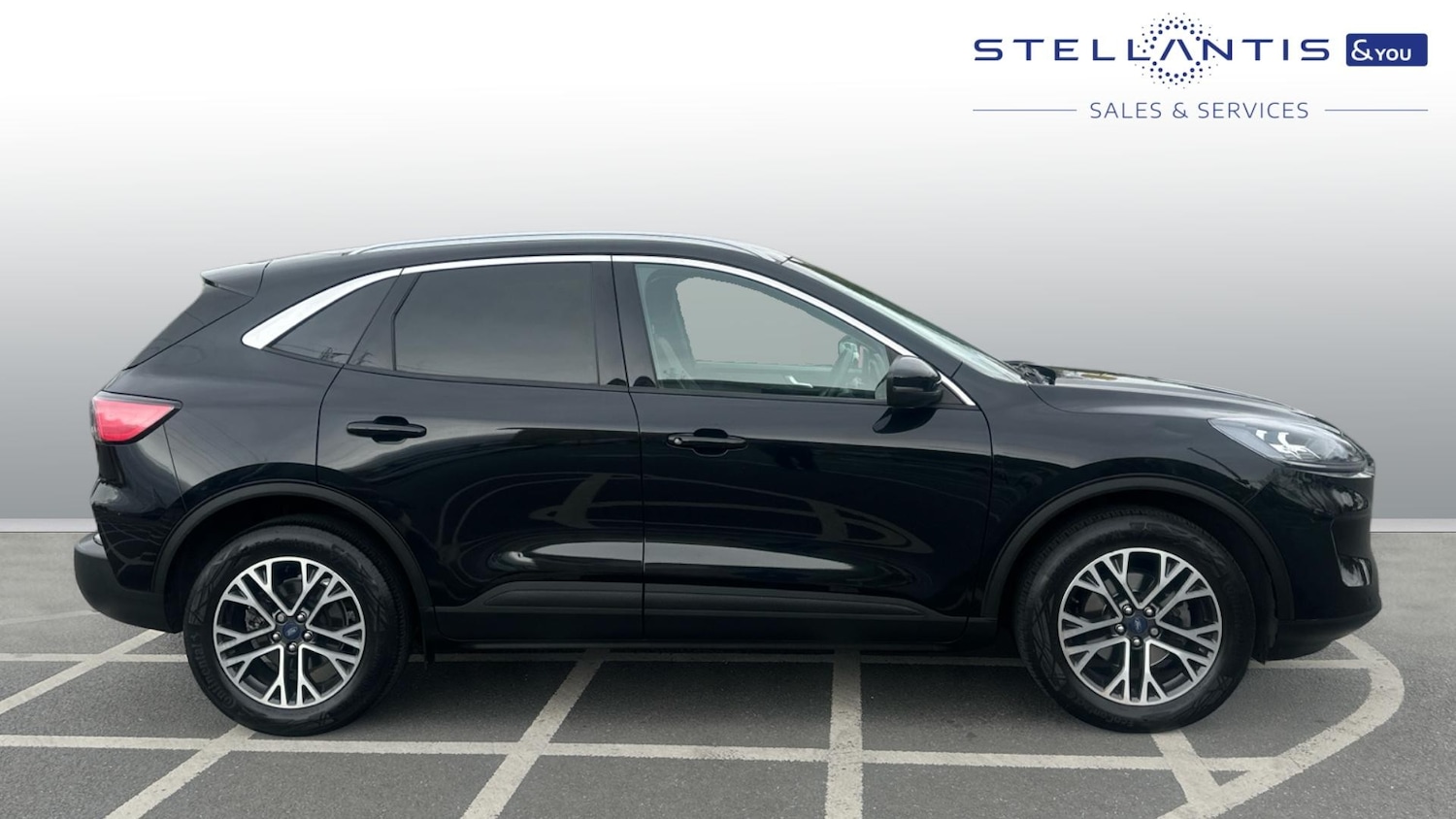 Used Ford Kuga 2023 for sale - 78215475: Photo 2