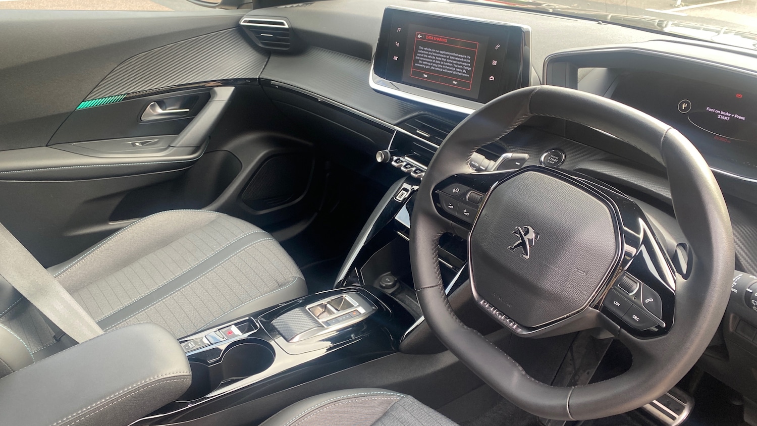 Used Peugeot 2008 2023 for sale - 76338299: Photo 11