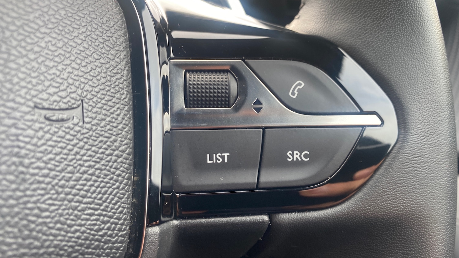 Used Peugeot 2008 2023 for sale - 76338299: Photo 24