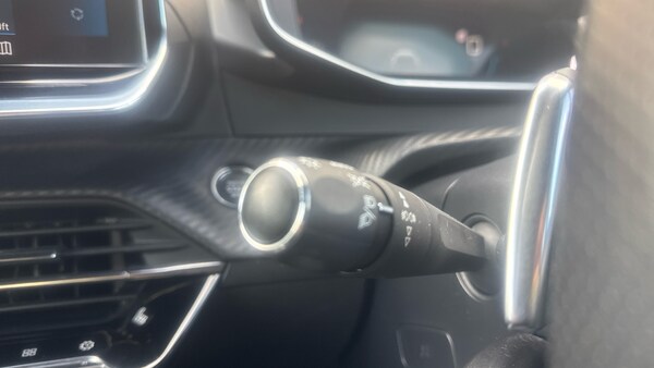 Used Peugeot 2008 2020 for sale - 76180066: Photo 27