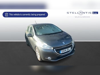 Used Peugeot 208 2014 for sale - 77739196: Photo