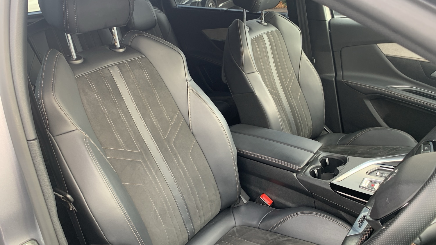 Used Peugeot 5008 2022 for sale - 76474352: Photo 42