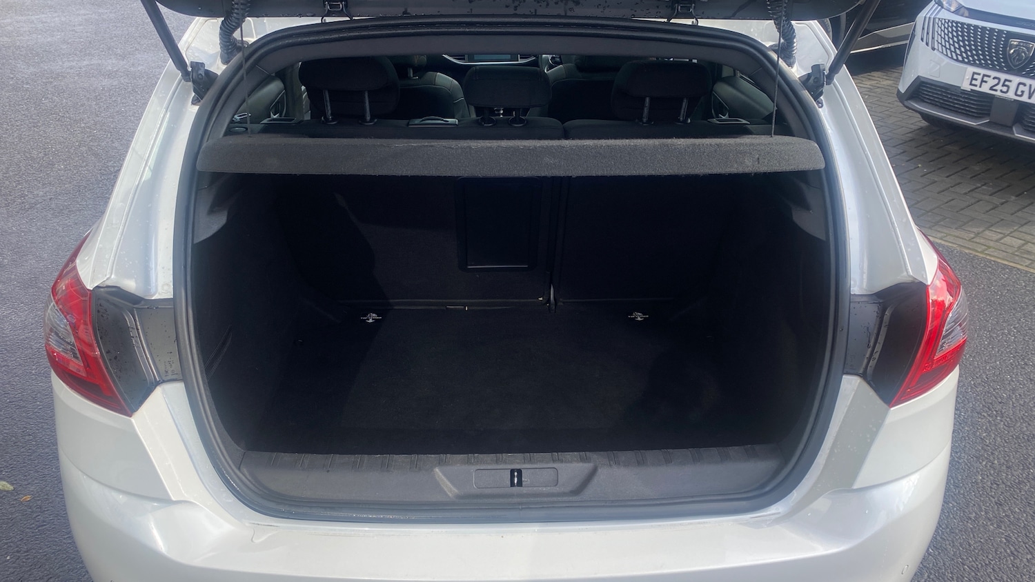 Used Peugeot 308 2018 for sale - 76154019: Photo 19