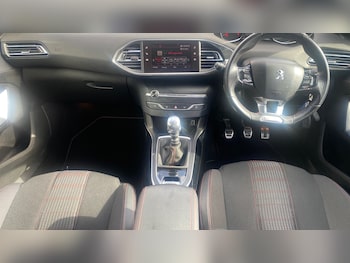 Used Peugeot 308 2018 for sale - 76154019: Photo