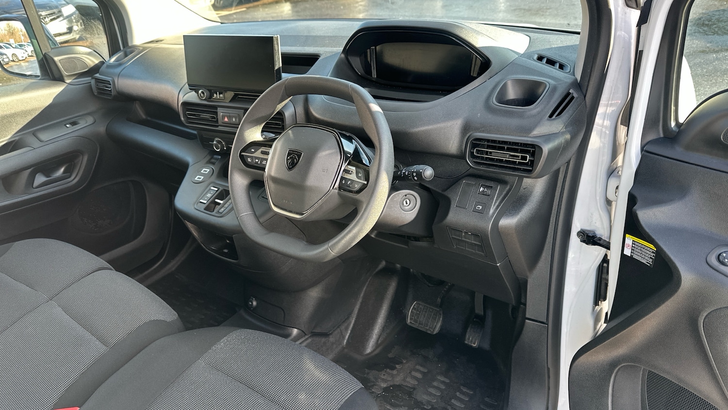 Used Peugeot Partner 2024 for sale - 77599592: Photo 11