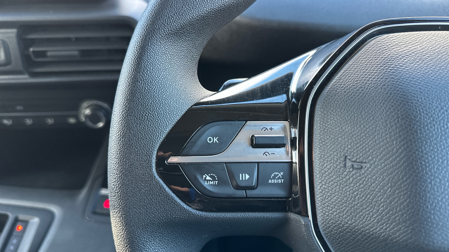 Used Peugeot Partner 2024 for sale - 77599592: Photo 23