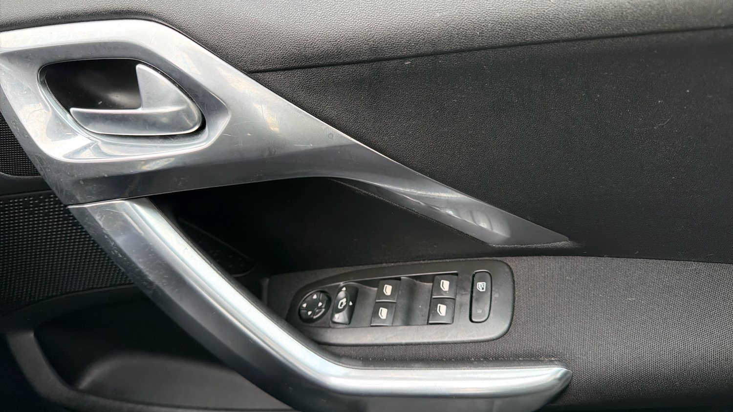 Used Peugeot 2008 2019 for sale - 77092108: Photo 23