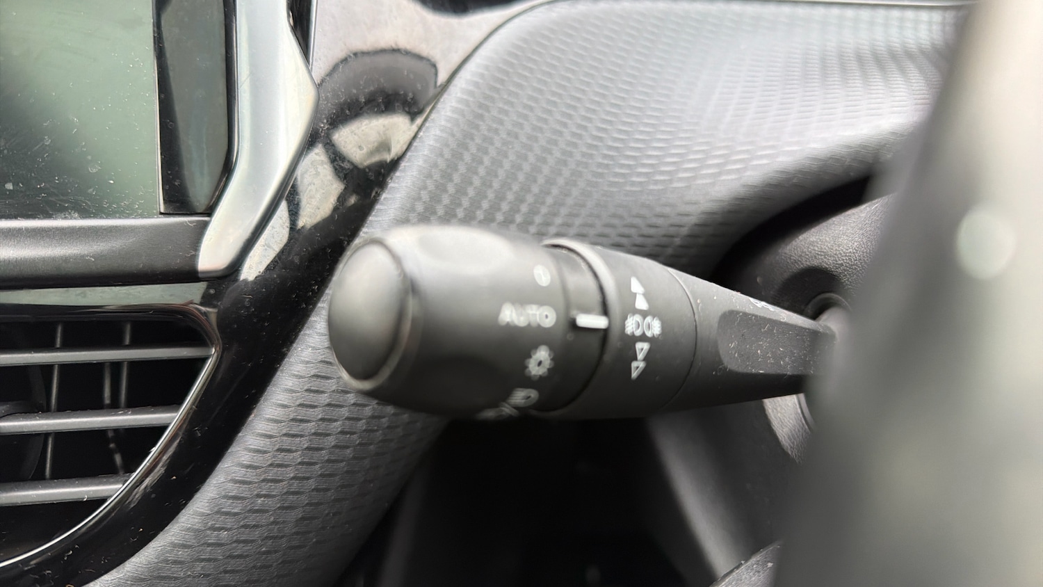 Used Peugeot 2008 2019 for sale - 77092108: Photo 28