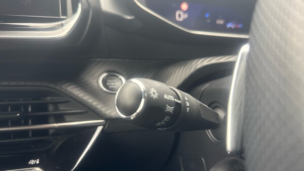 Used Peugeot 2008 2023 for sale - 75464504: Photo 27