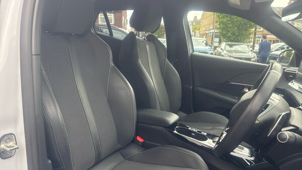 Used Peugeot 2008 2023 for sale - 75464504: Photo 42