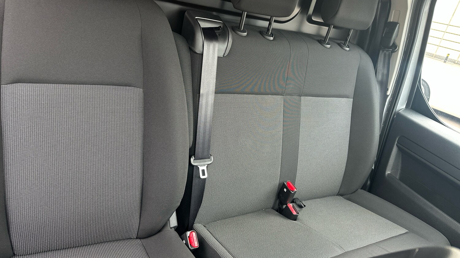 Used Peugeot Expert 2025 for sale - 76307999: Photo 25