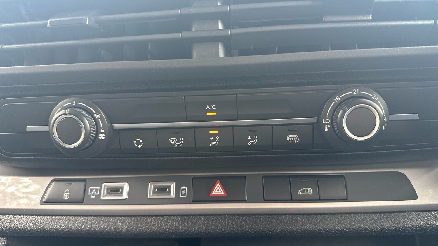 Used Peugeot Expert 2025 for sale - 76307999: Photo 31