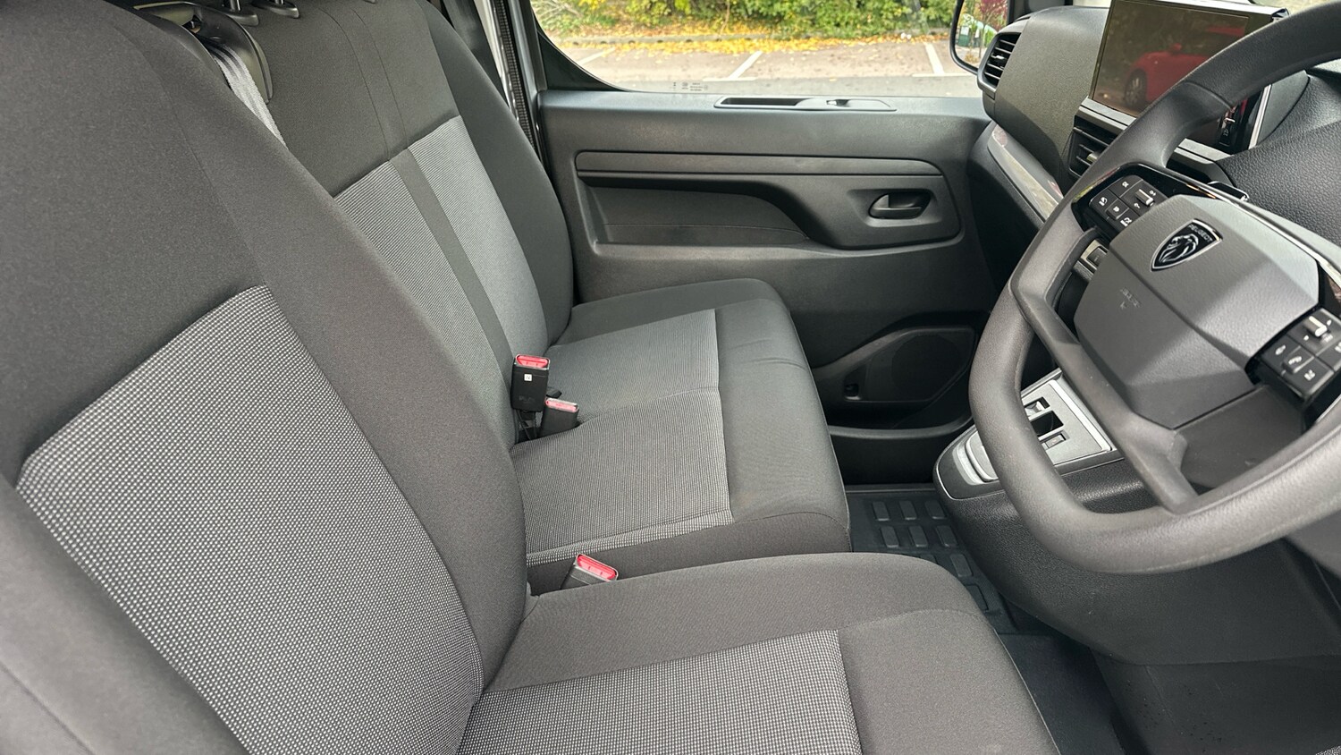 Used Peugeot Expert 2025 for sale - 76307999: Photo 38