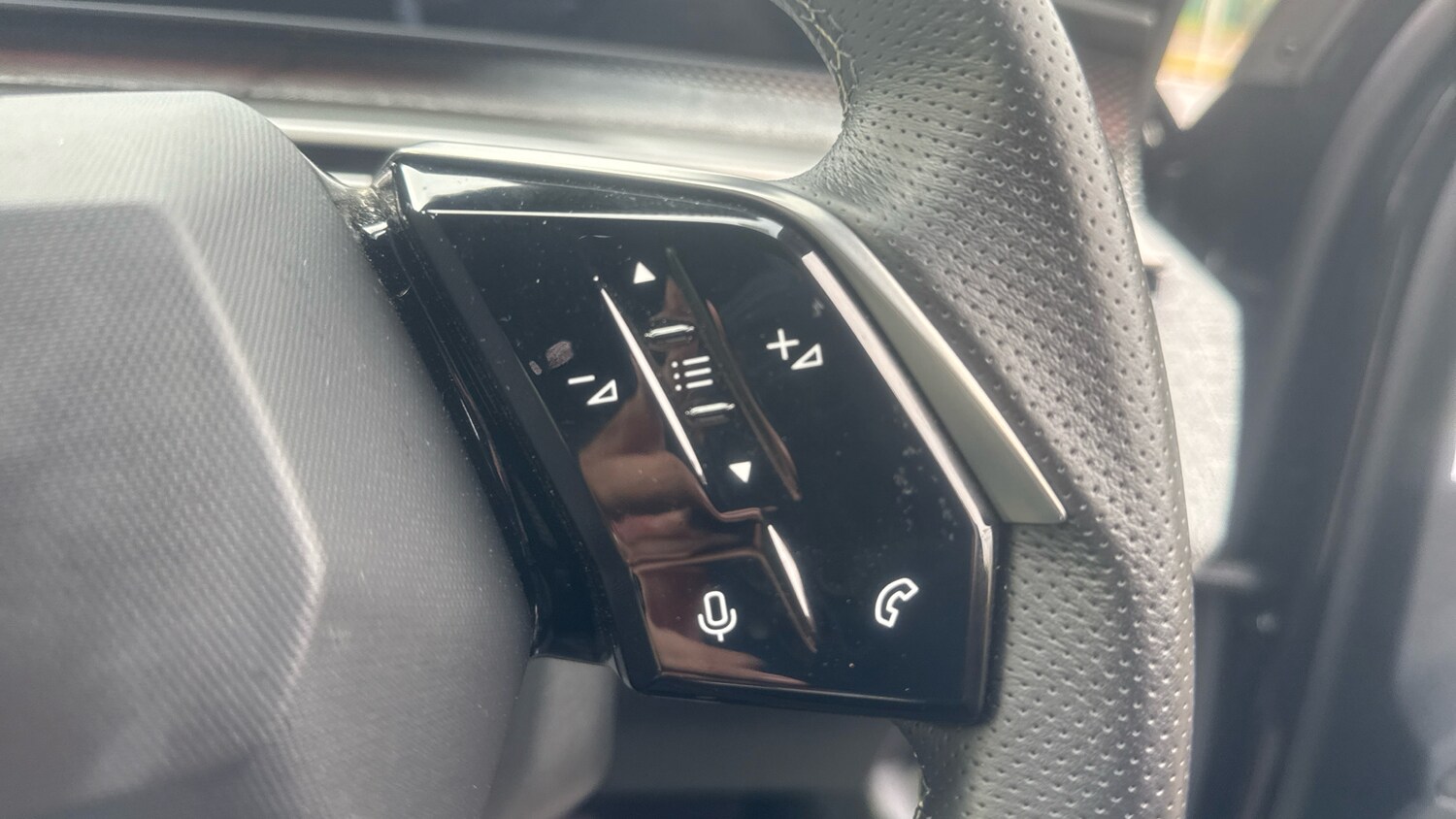 Used Peugeot 5008 2024 for sale - 76441665: Photo 24