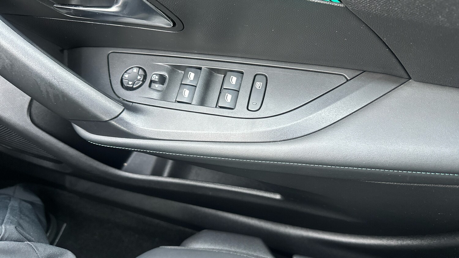 Used Peugeot 2008 2023 for sale - 77525611: Photo 22