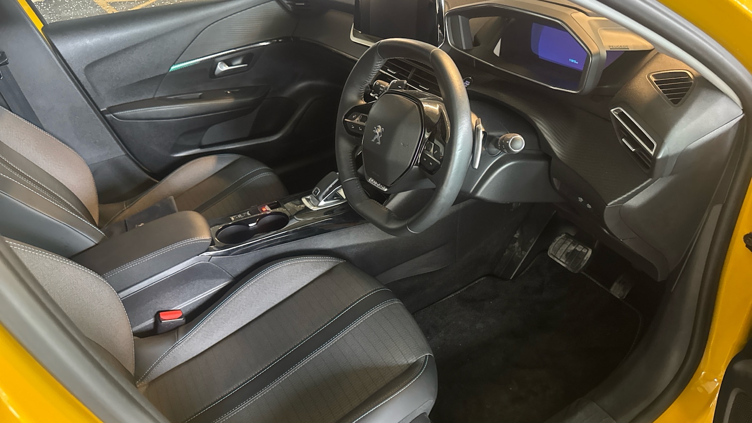Used Peugeot 208 2021 for sale - 76327639: Photo 11