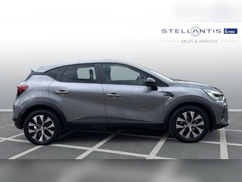 Used Renault Captur 2023 for sale - 75464507: Photo