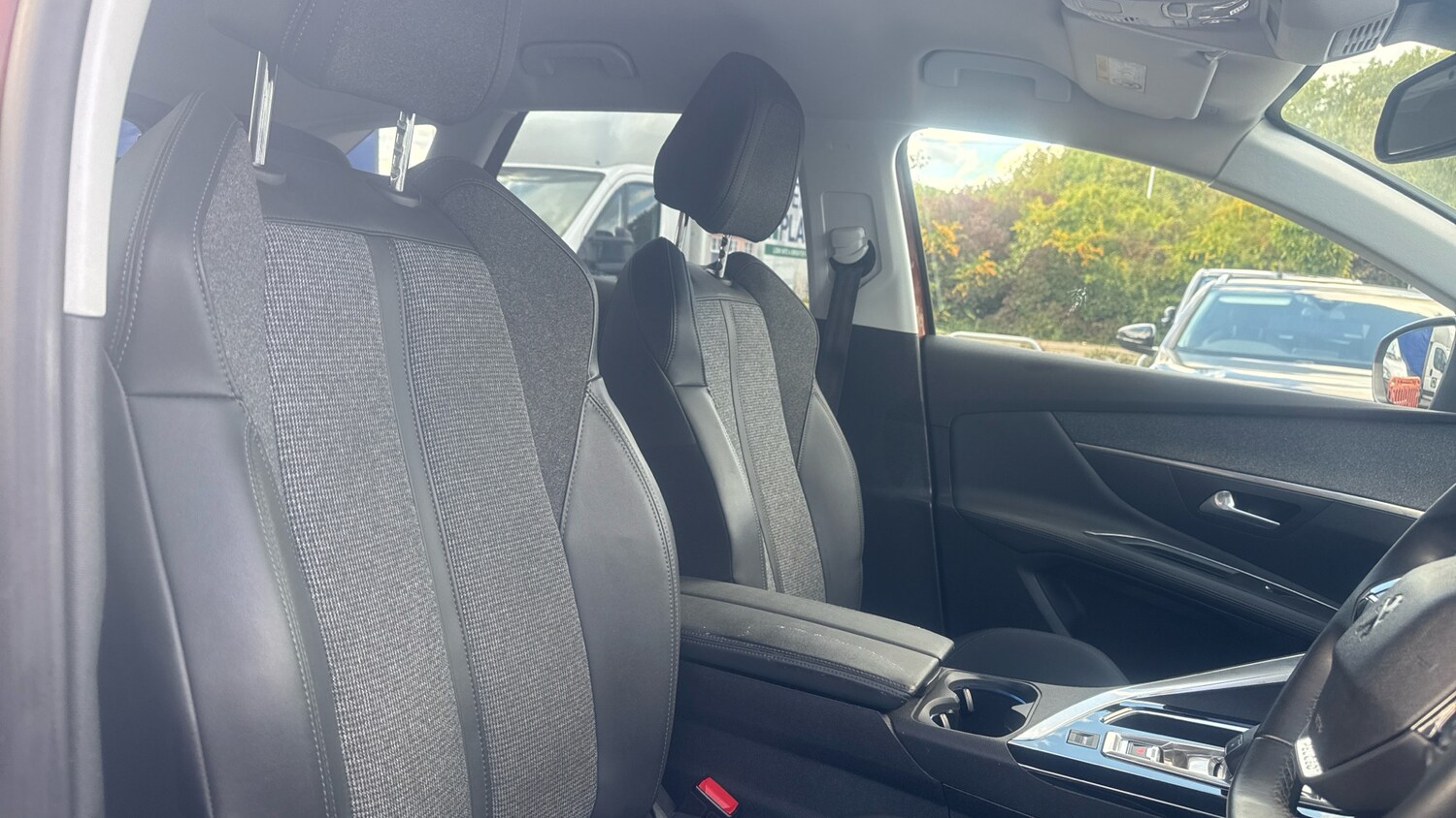 Used Peugeot 3008 2019 for sale - 75811543: Photo 42