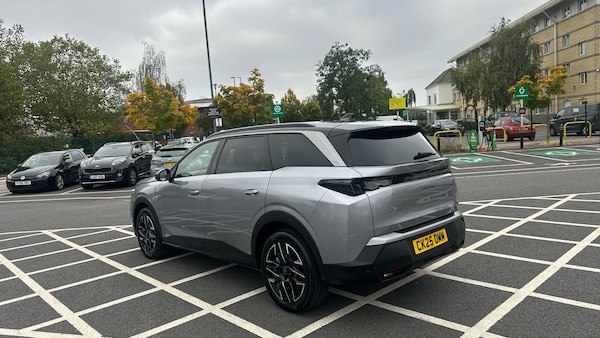 Used Peugeot 5008 2025 for sale - 76241116: Photo 5