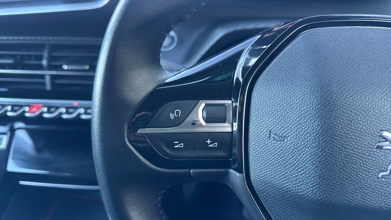 Used Peugeot 208 2020 for sale - 77332389: Photo 24