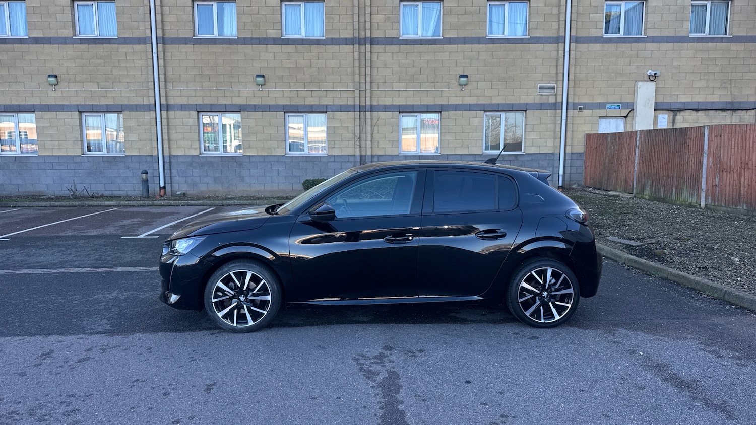 Used Peugeot 208 2020 for sale - 77332389: Photo 7