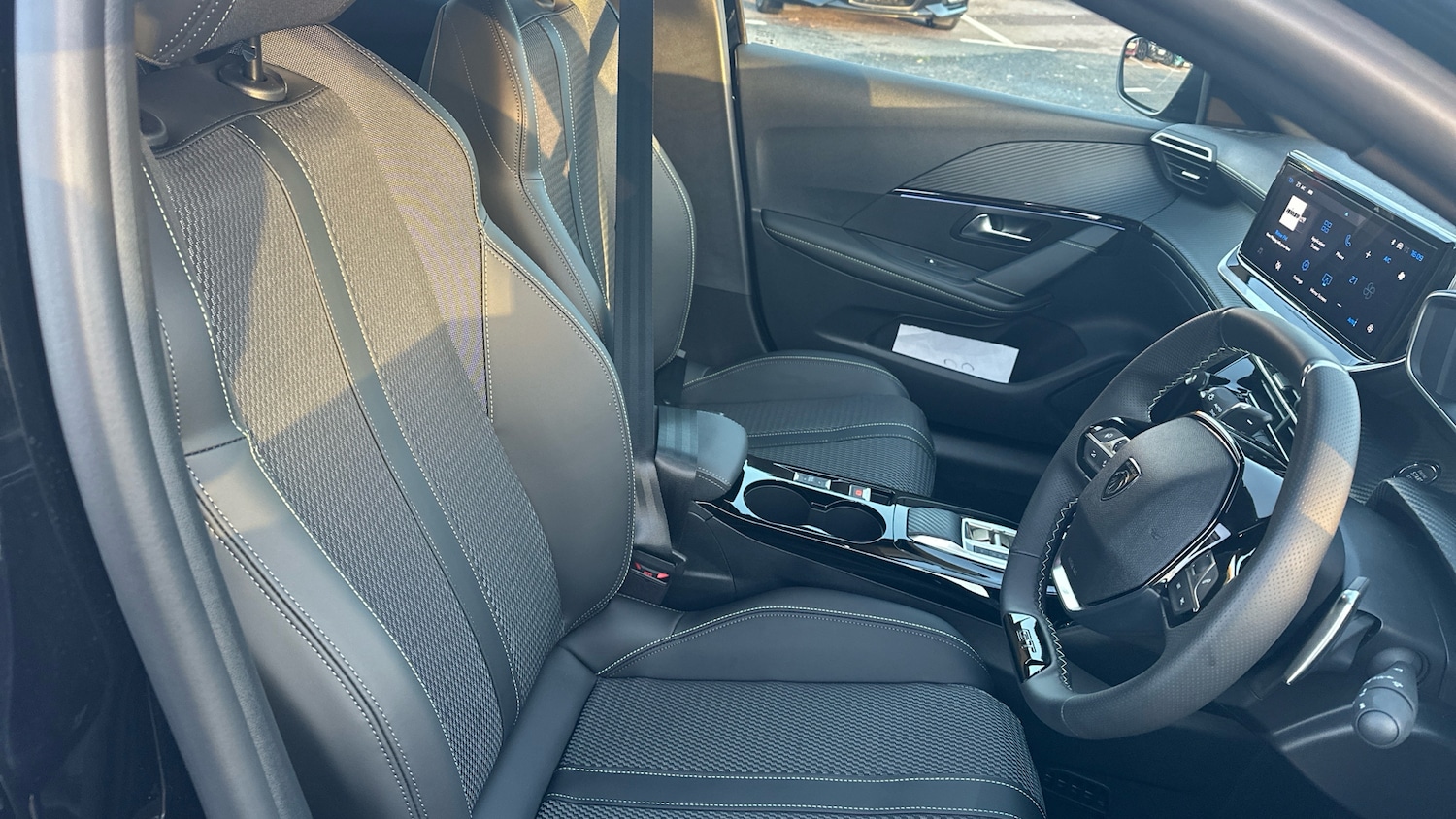 Used Peugeot 208 2025 for sale - 76914348: Photo 38