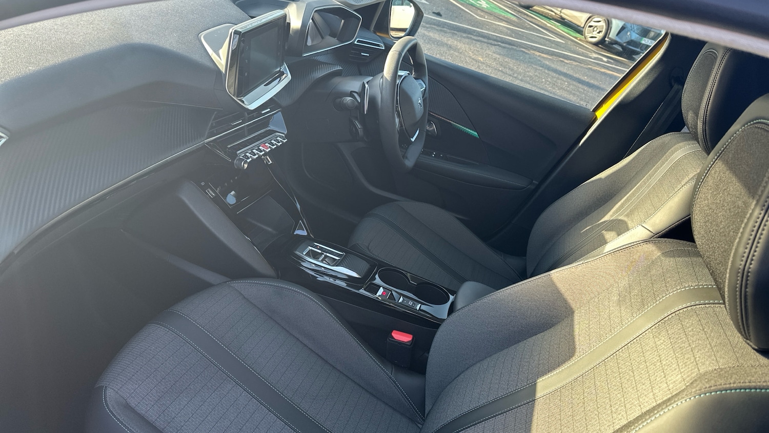 Used Peugeot 208 2023 for sale - 77018070: Photo 12