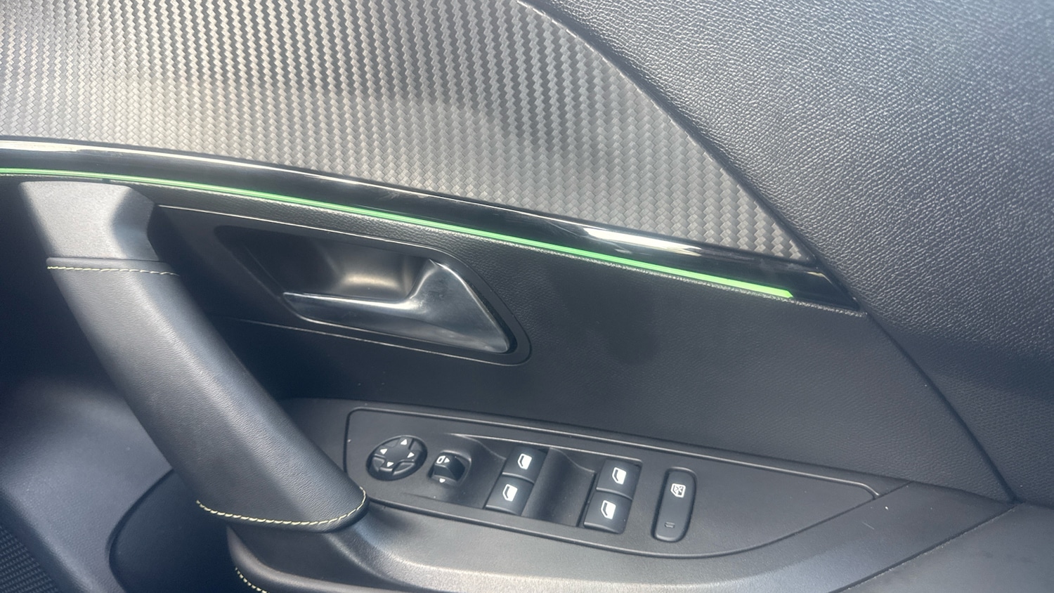 Used Peugeot 2008 2020 for sale - 77110097: Photo 23