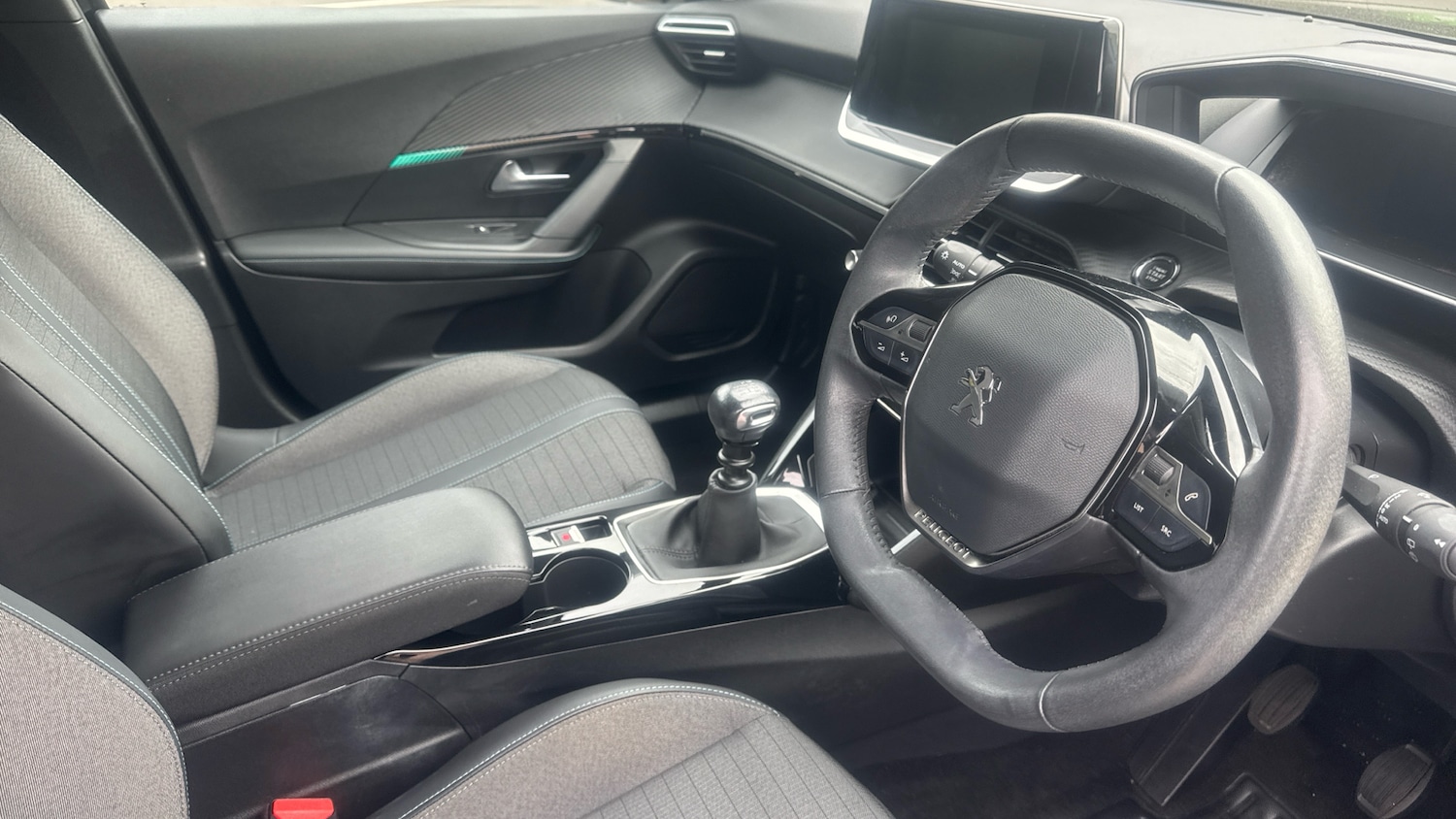 Used Peugeot 2008 2021 for sale - 76043861: Photo 11