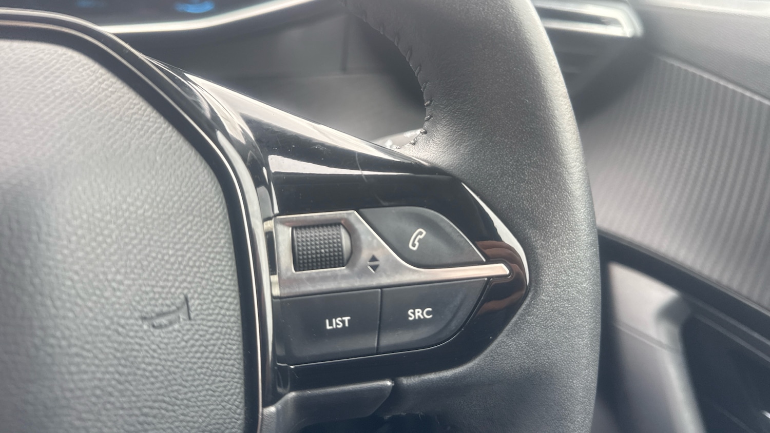 Used Peugeot 2008 2021 for sale - 76043861: Photo 24