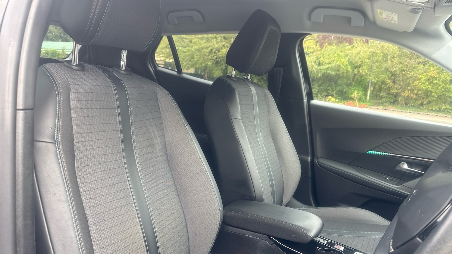 Used Peugeot 2008 2021 for sale - 76043861: Photo 42