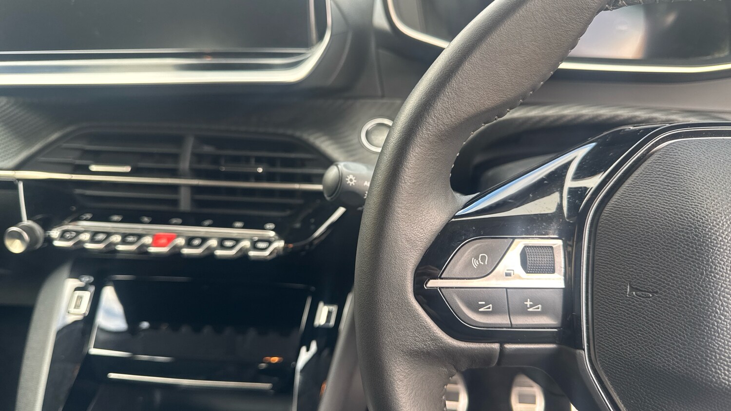 Used Peugeot 208 2022 for sale - 76372182: Photo 23