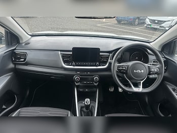 Used Kia Stonic 2023 for sale - 78637441: Photo