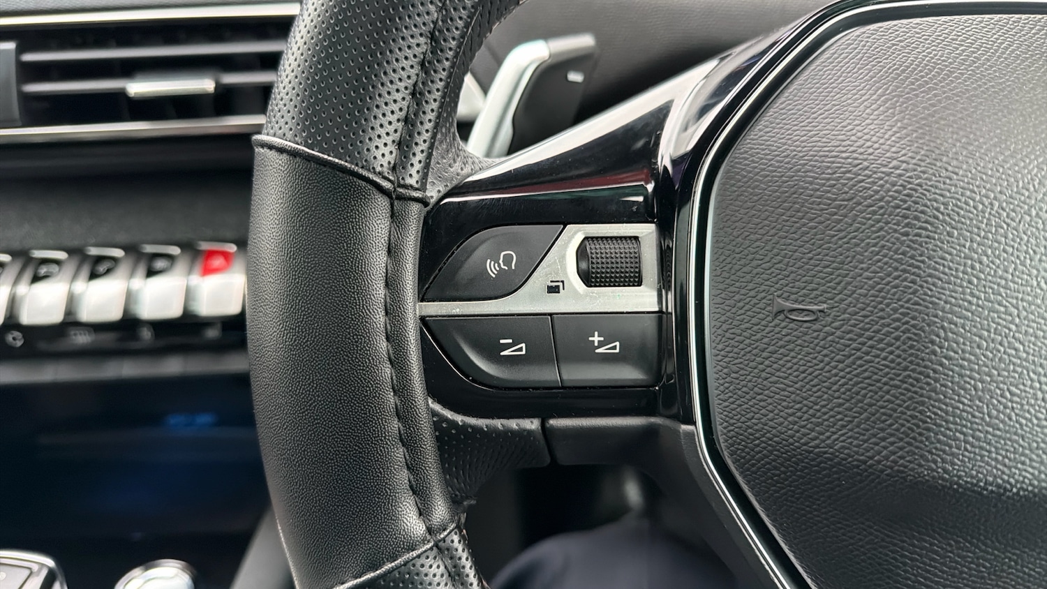 Used Peugeot 3008 2020 for sale - 77067388: Photo 24