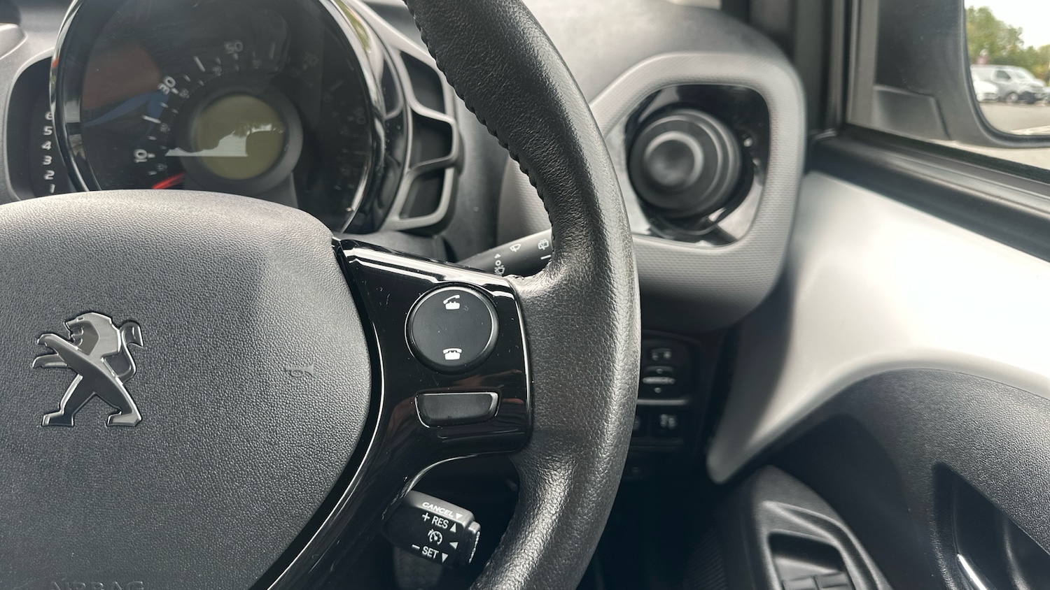 Used Peugeot 108 2021 for sale - 76190400: Photo 24