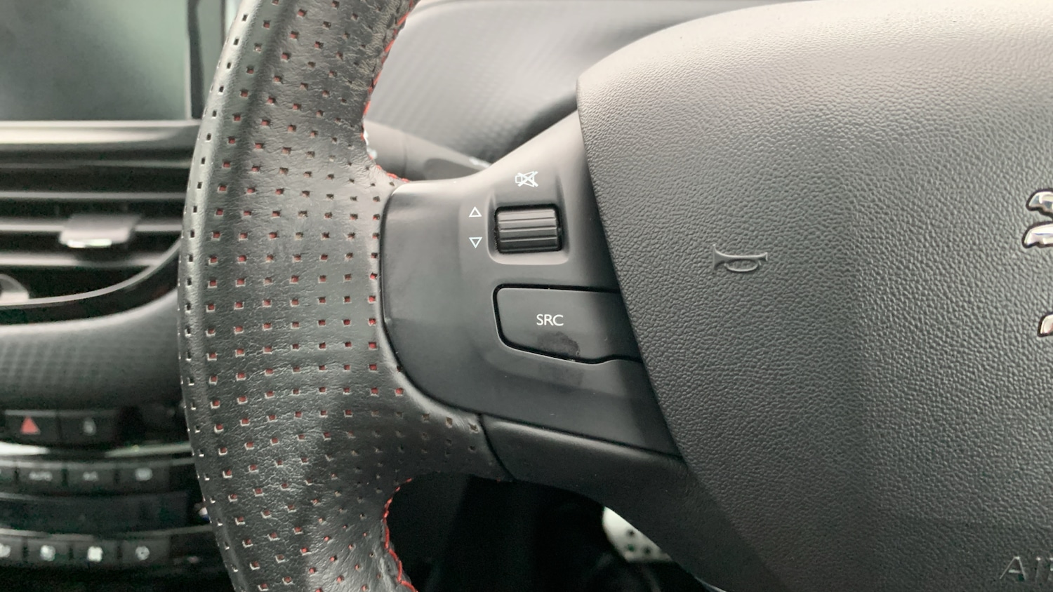 Used Peugeot 2008 2019 for sale - 76597618: Photo 23