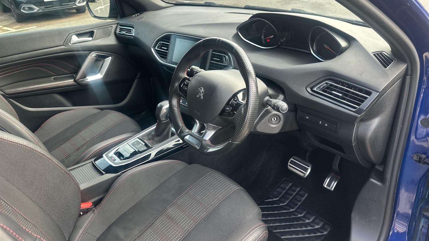 Used Peugeot 308 2016 for sale - 77825830: Photo 11