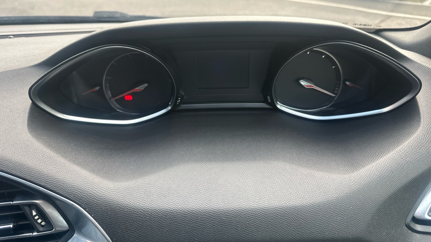 Used Peugeot 308 2016 for sale - 77825830: Photo 13