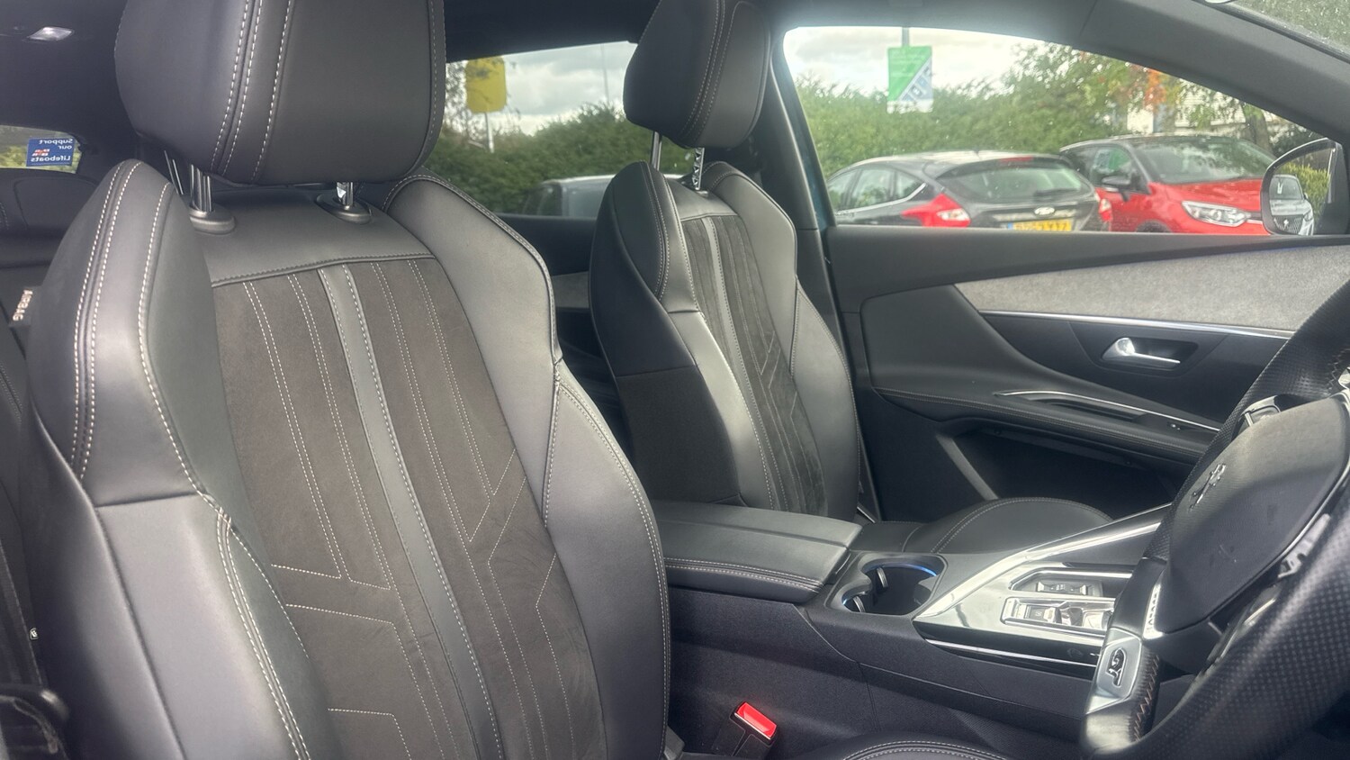 Used Peugeot 3008 2022 for sale - 76307970: Photo 42