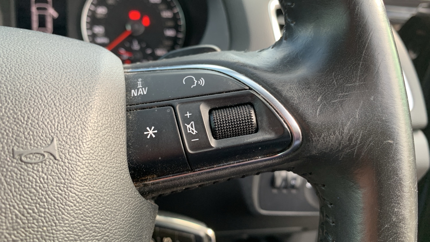 Used Audi Q3 2013 for sale - 76574463: Photo 24