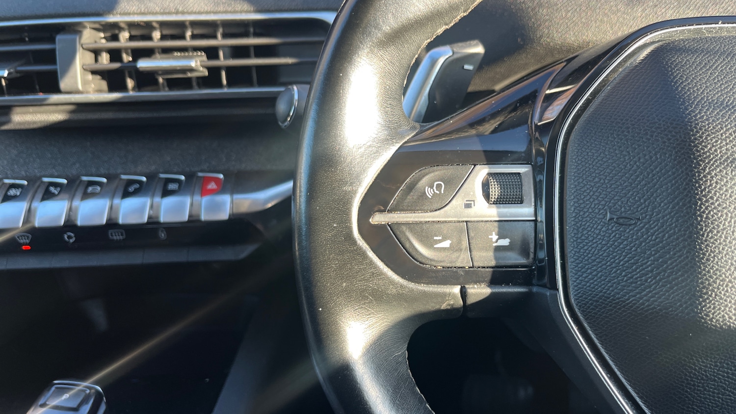 Used Peugeot 3008 2017 for sale - 77204877: Photo 24