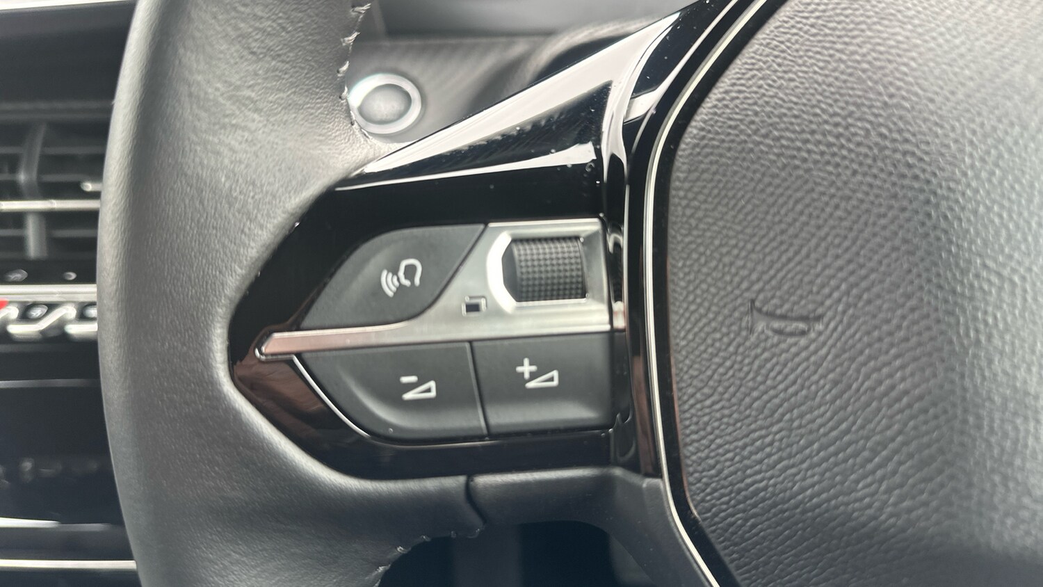 Used Peugeot 2008 2024 for sale - 77809578: Photo 23