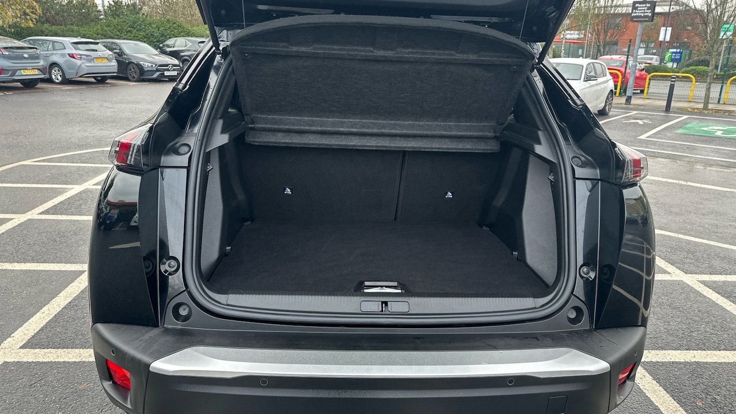 Used Peugeot 2008 2021 for sale - 76659893: Photo 19