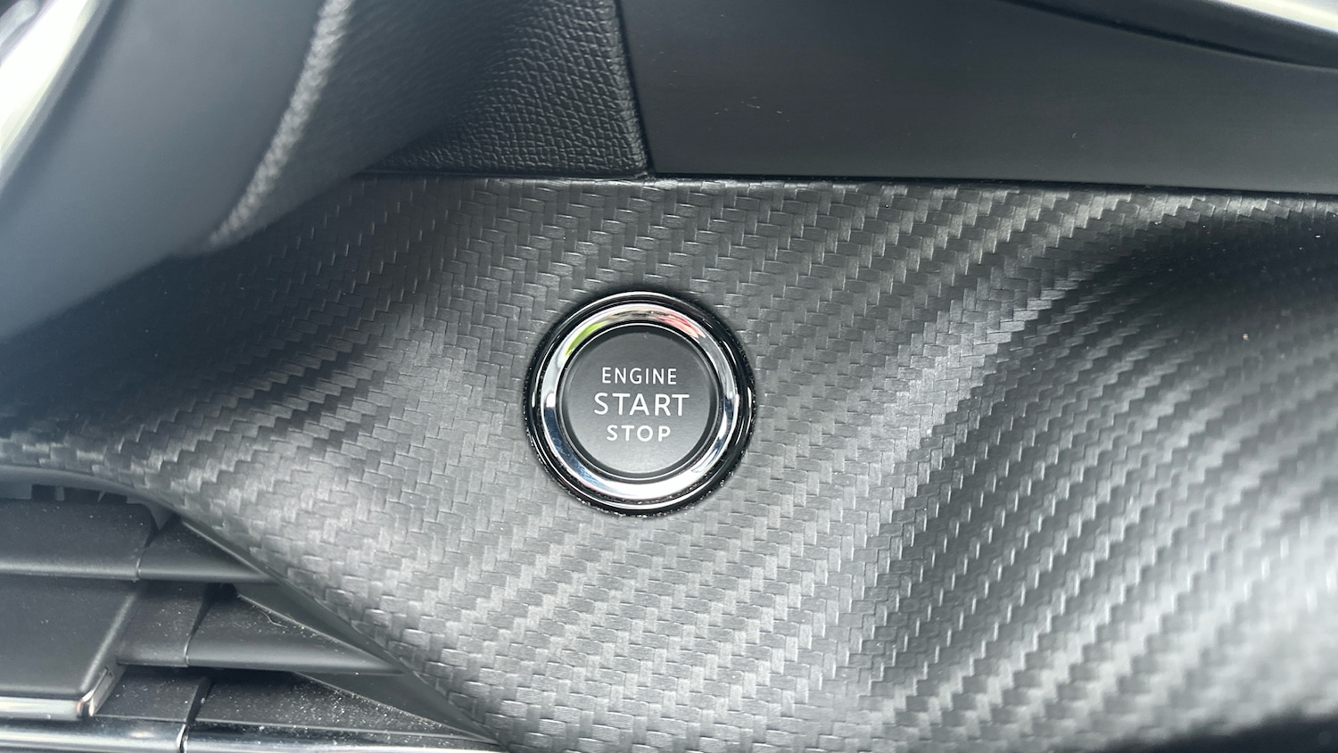 Used Peugeot 2008 2021 for sale - 76659893: Photo 40