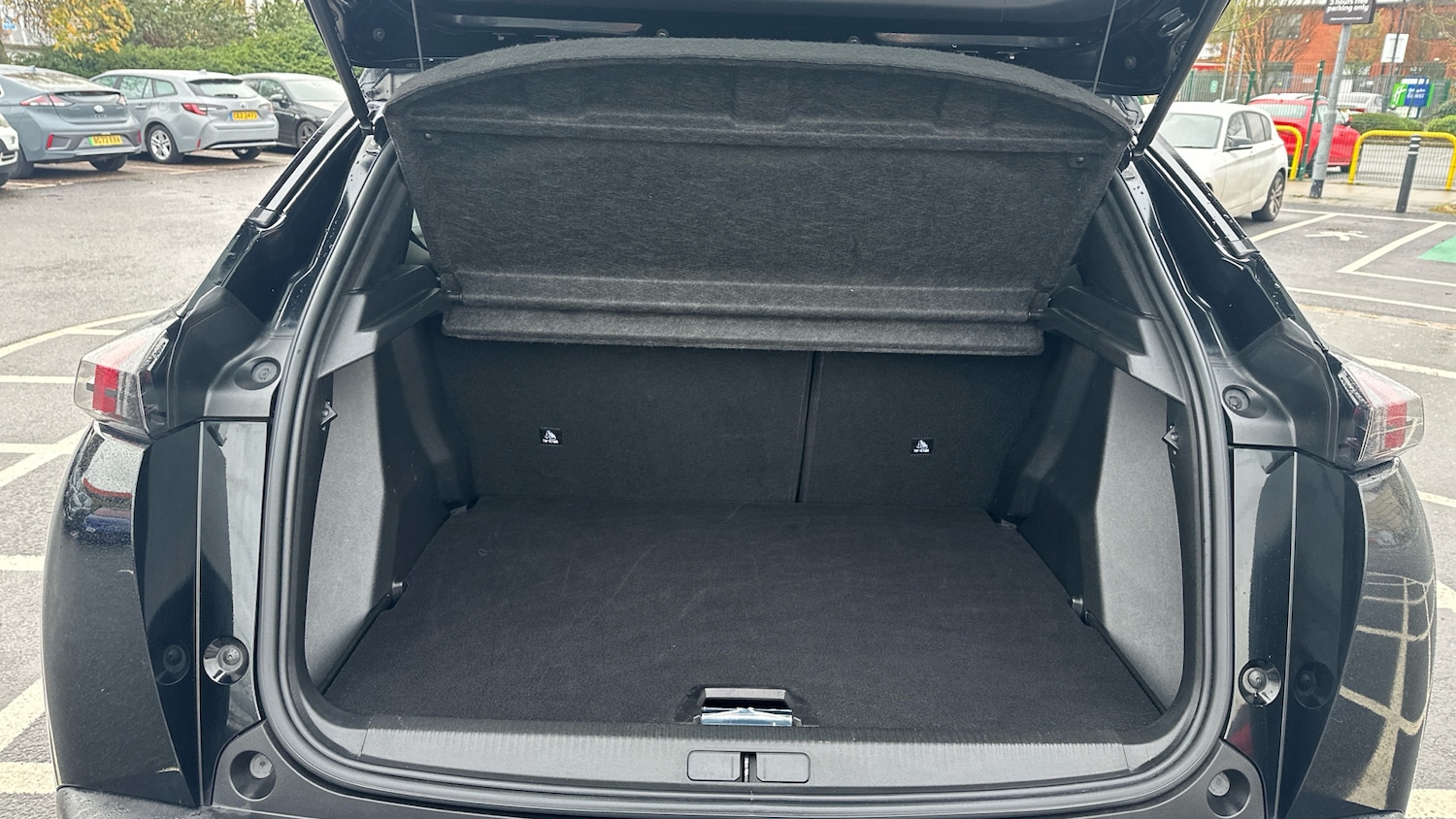 Used Peugeot 2008 2021 for sale - 76659893: Photo 52