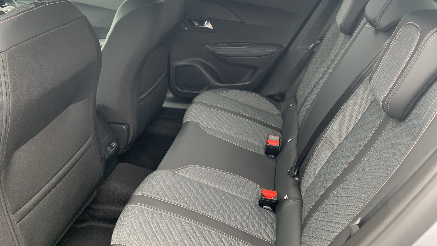 Used Peugeot 2008 2025 for sale - 76927478: Photo 33