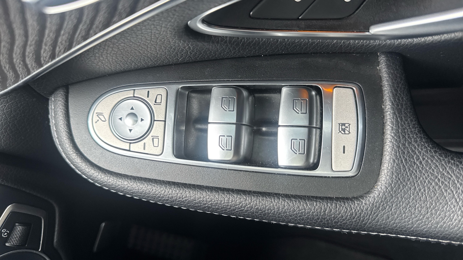 Used Mercedes-Benz GLC 2018 for sale - 77332439: Photo 23