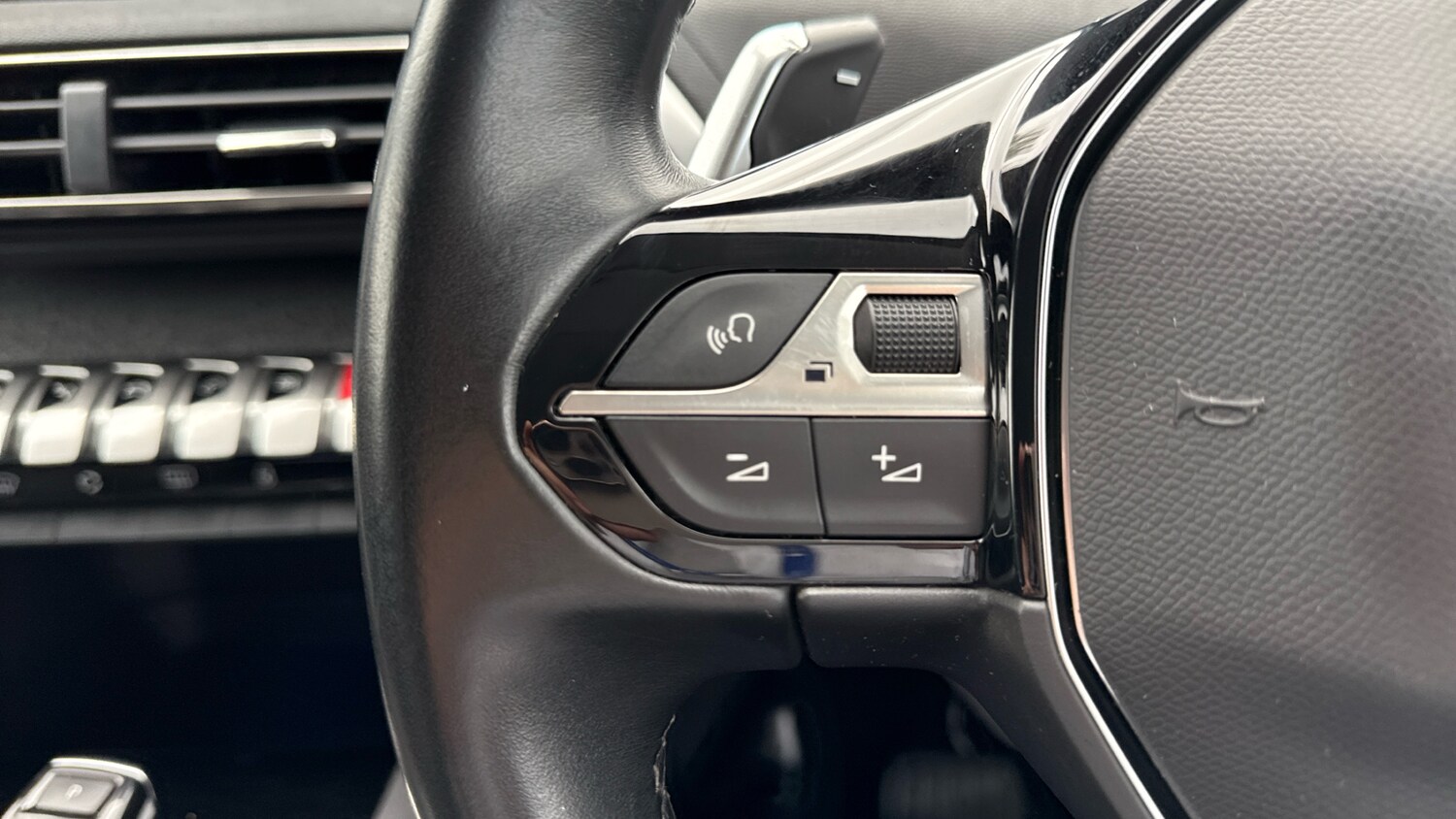 Used Peugeot 3008 2020 for sale - 75929306: Photo 23