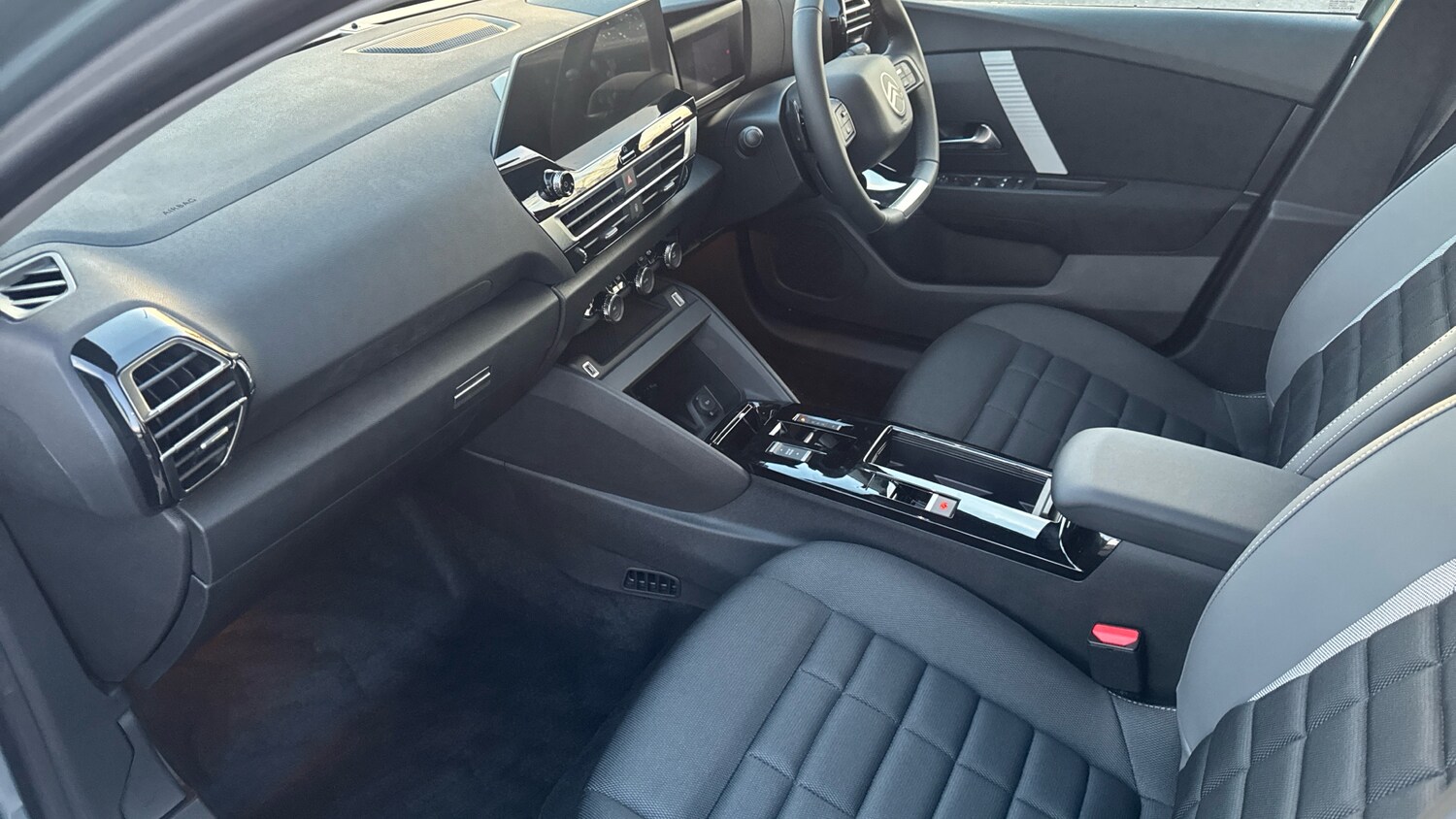 Used Citroen C4 2025 for sale - 76702985: Photo 12