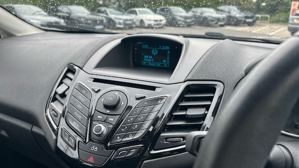 Used Ford Fiesta 2013 for sale - 76202097: Photo 30